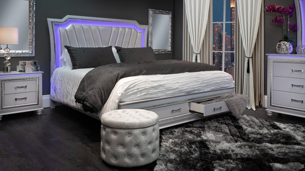 Simply a Marvel, 5-PC Queen Bedroom Set in Silver Metallic Finish