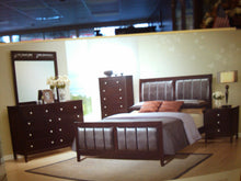 Load image into Gallery viewer, Transitional style Cappuccino/Dark Brown 5-pc Queen Bedroom Set